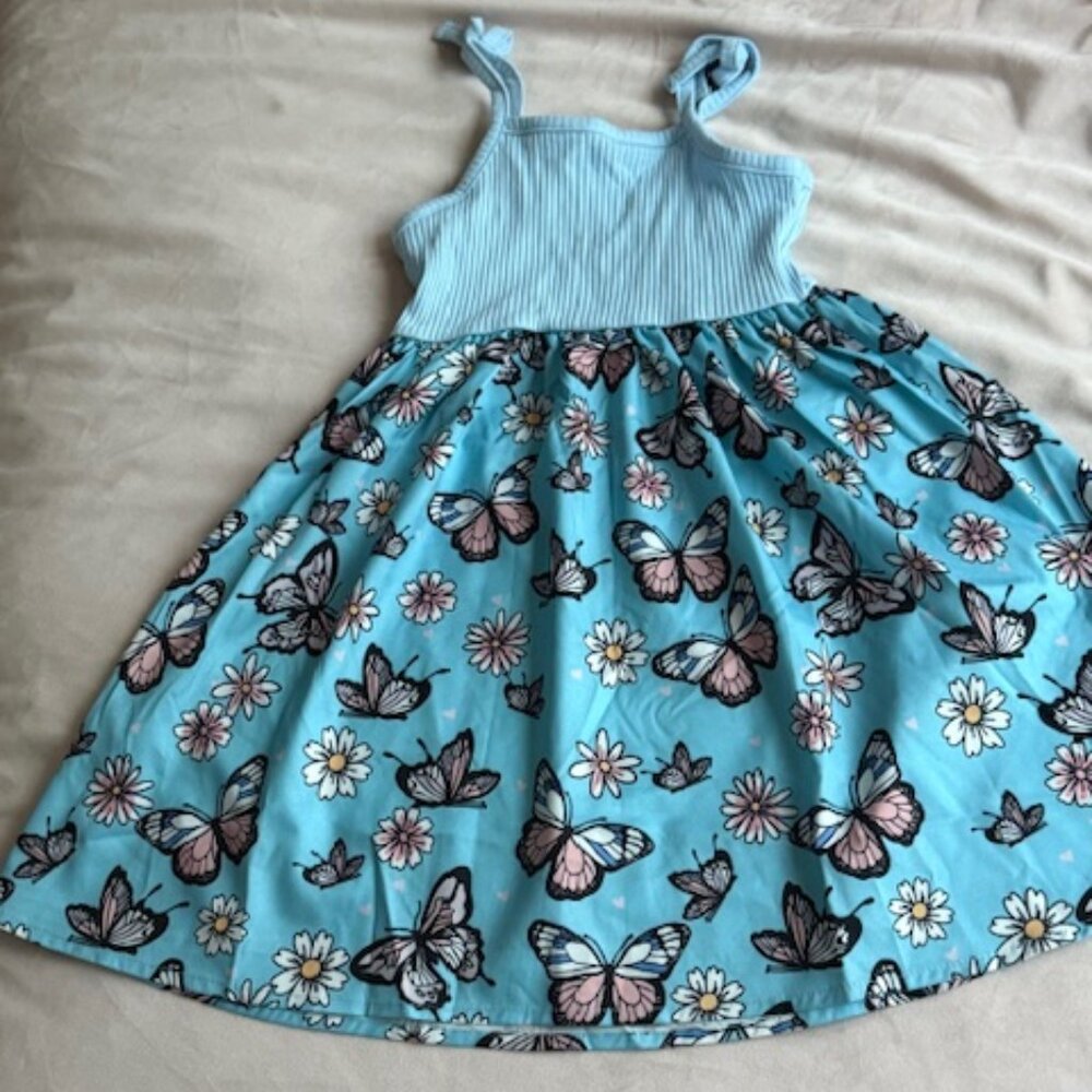 Butterfly & Daisy Print Dress – Girls Size 5🌸🦋